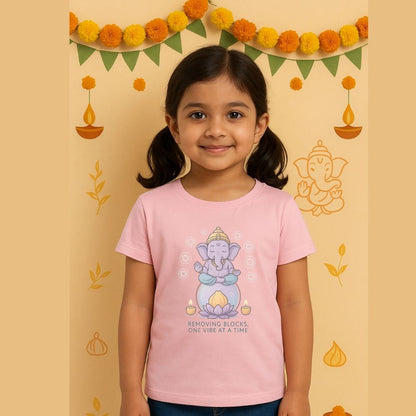 Pastelpink t-shirt with a Ganesha design with Removing Blocks text
